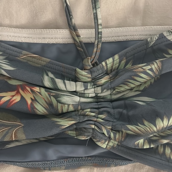 Bikini Set swim top and bottom size Medium - Picture 4 of 7